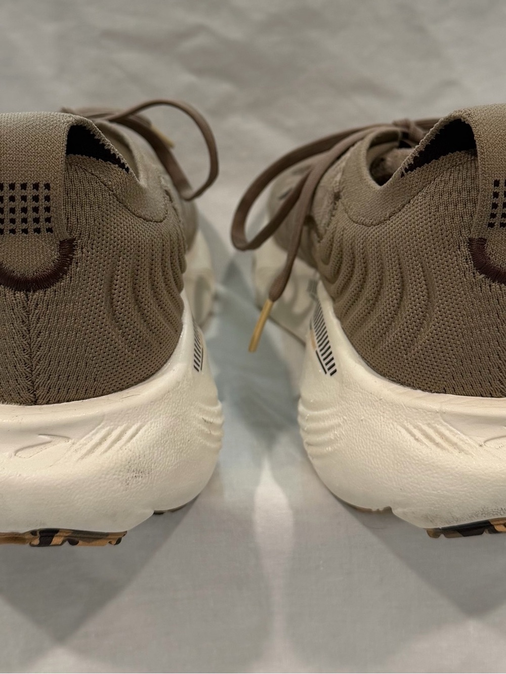 Brooks Adrenaline GTS 25 Untamed - Greige / Chocolate / Latte - Picture 7 of 8